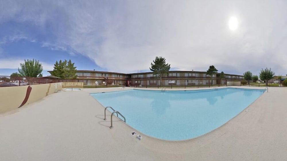 Econo Lodge Carlsbad Caverns Area Exterior photo